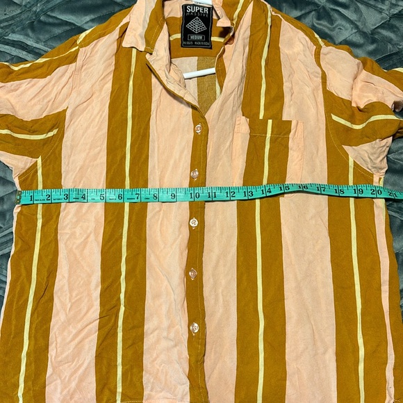 SUPER MASSIVE Retro Short Sleeve Button Up Bowling Shirt, Peach/Brown, Medium - Picture 5 of 7